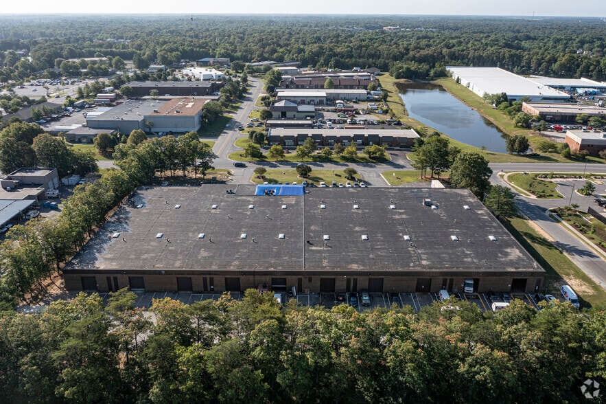 More Photos Of 44 Industrial Park Dr, Waldorf Warehouse For Lease