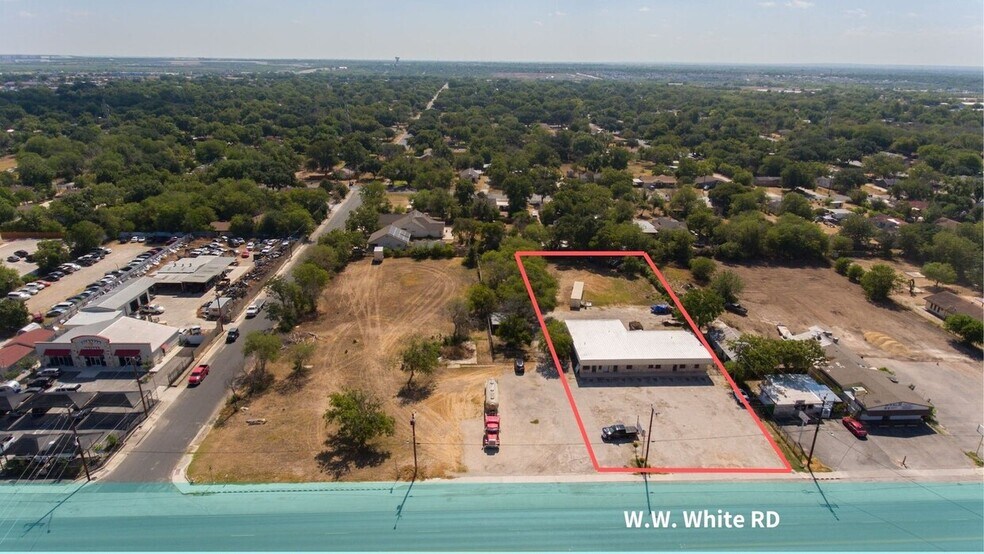 More Photos Of 2200-2204 S WW White Rd, San Antonio Restaurant For Lease