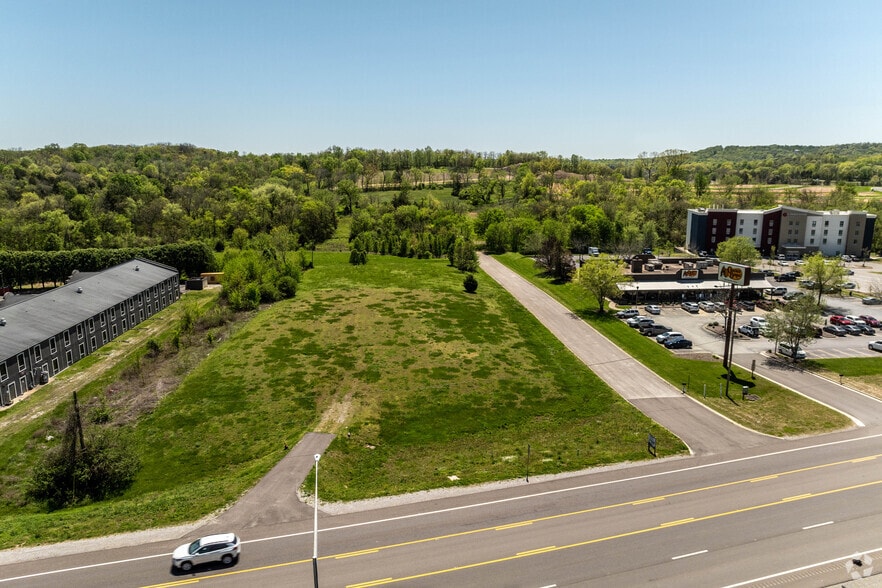 More Photos Of 1540 Bear Creek Pike, Columbia Land For Sale