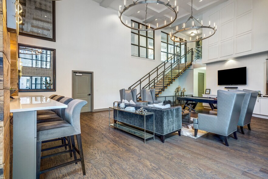More Photos Of 403 E Koenig Ln, Austin Apartments For Lease
