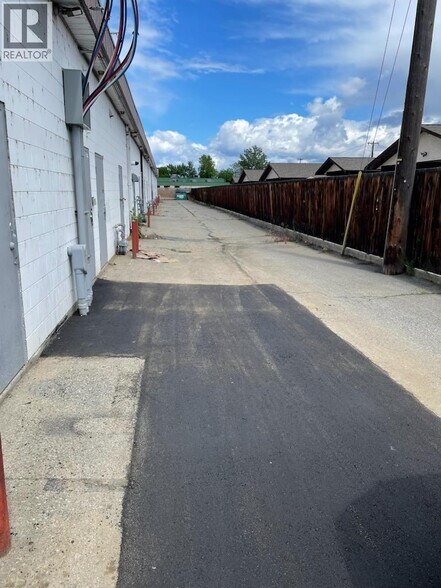 More Photos Of 3048 Skaha Lake Rd, Penticton General Retail For Lease