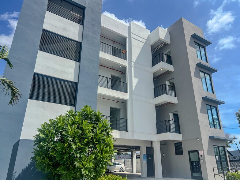 More Photos Of 1091 E 17th St, Hialeah Multifamily For Sale