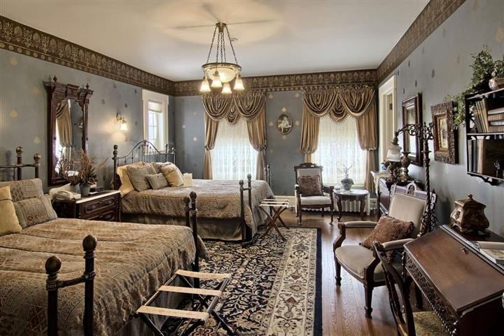 More Photos Of 230 Wellington St, Traverse City Hospitality For Sale