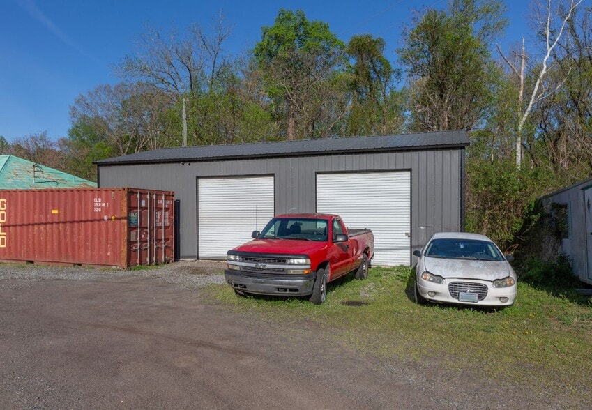 More Photos Of 8286-8294 James Madison Pky, King George Storefront Retail Residential For Sale