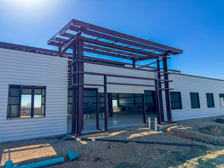 More Photos Of 10042 FM 1976, Universal City Unknown For Lease