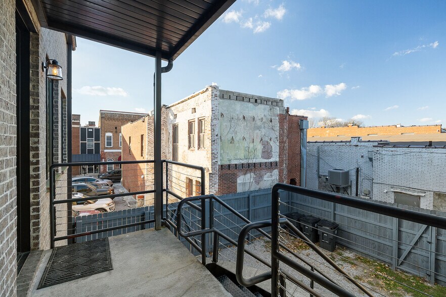 More Photos Of 207 E Main St, McMinnville General Retail For Sale