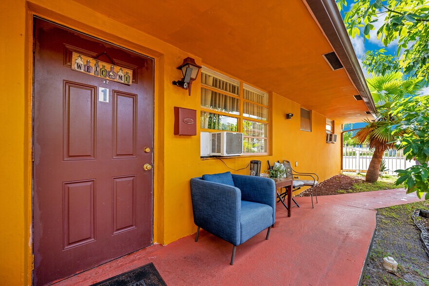 More Photos Of 129-131 SE 5th St, Hallandale Beach Multifamily For Sale