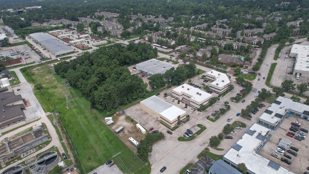 More Photos Of 25349-25351 Borough Park Dr, Spring Light Manufacturing For Sale