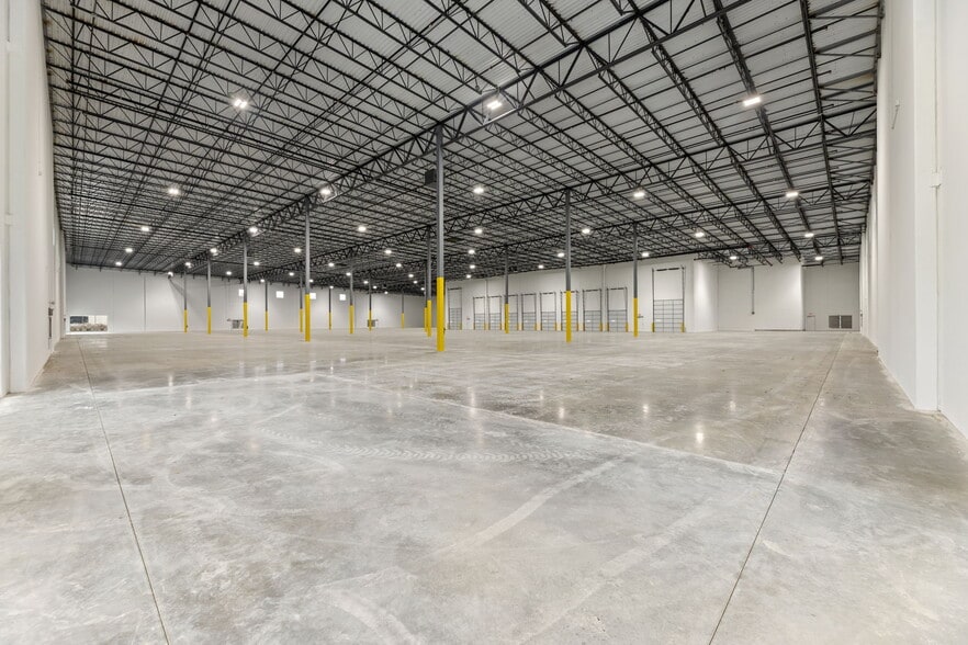 More Photos Of 3301 Enterprise Dr, Rowlett Warehouse For Sale