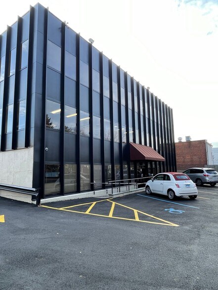 More Photos Of 992 High Ridge Rd, Stamford Medical For Lease