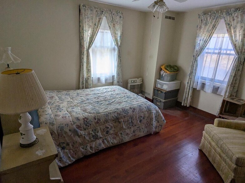 More Photos Of 182 NJ-31 Hwy, Hampton General Retail For Sale