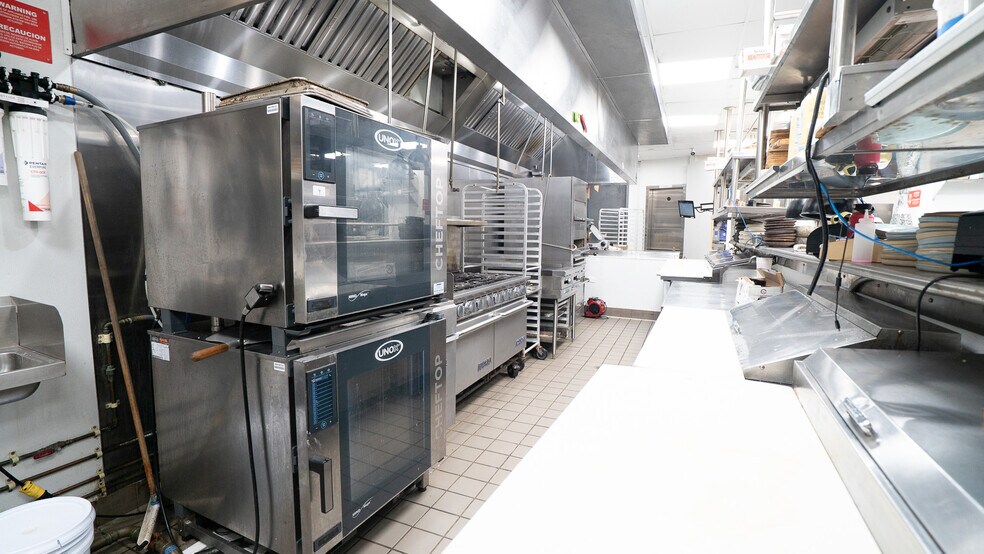 More Photos Of 43-75 NW 23rd St, Miami General Retail For Lease