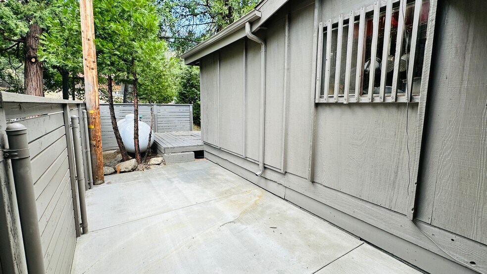 More Photos Of 54905 N Circle Dr, Idyllwild-Pine Cove Restaurant For Sale