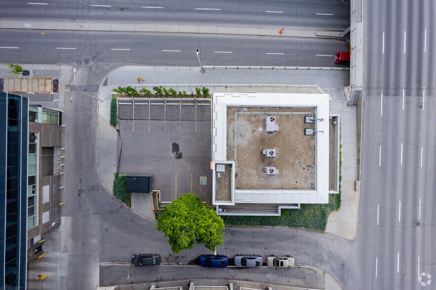 More Photos Of 902 9th Ave SW, Calgary Medical For Lease