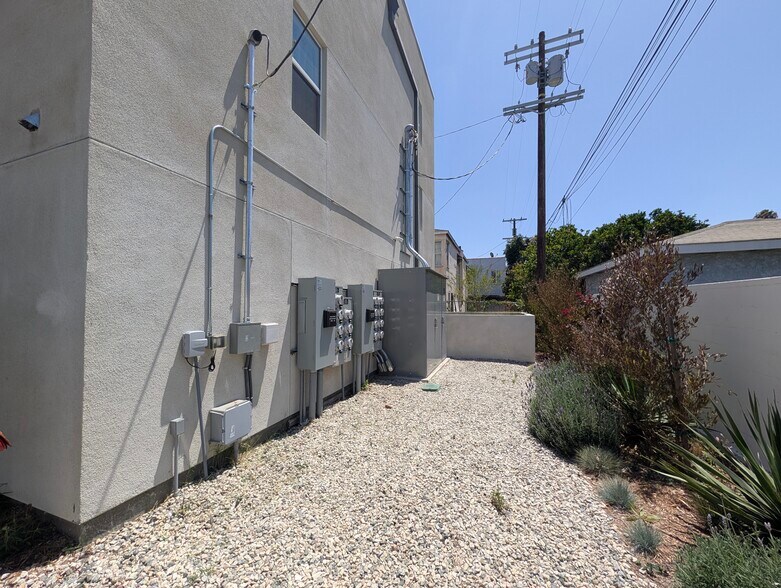 More Photos Of 1156 W Florence Ave, Los Angeles Apartments For Sale