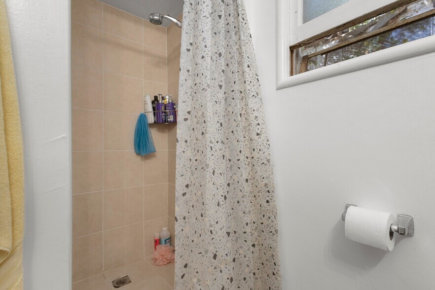 More Photos Of 2003-2005 Berkeley Way, Berkeley Apartments For Sale