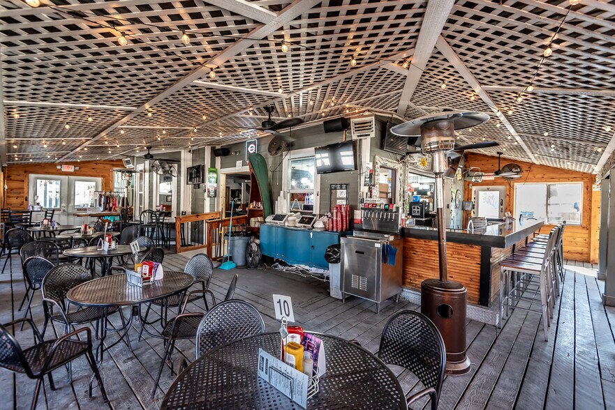 More Photos Of 5527 Oregonia Rd, Oregonia Restaurant For Sale