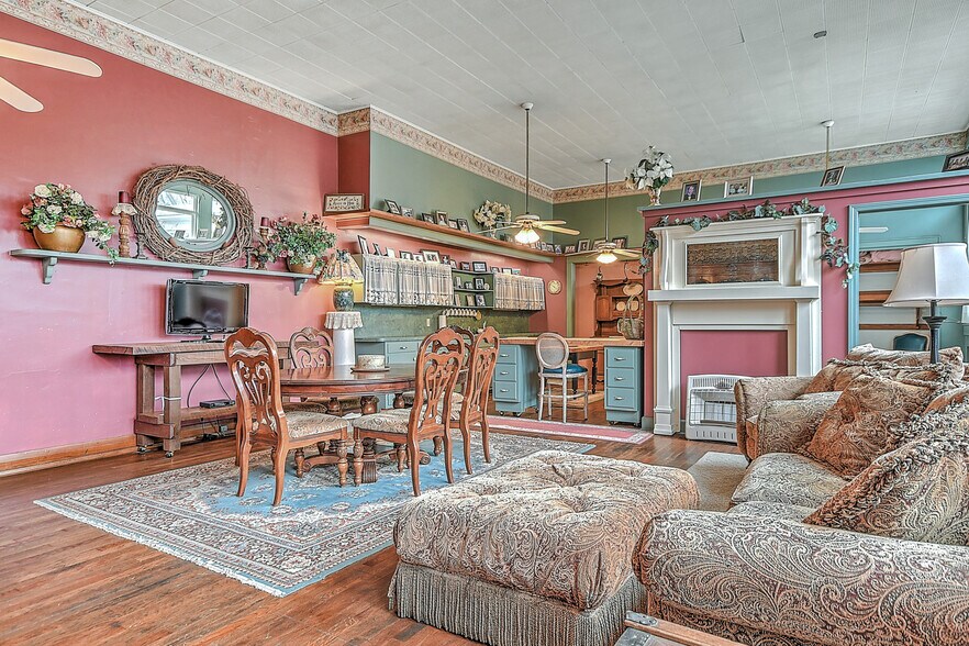 More Photos Of 19407 Bethel Rd, Abingdon Flex For Sale