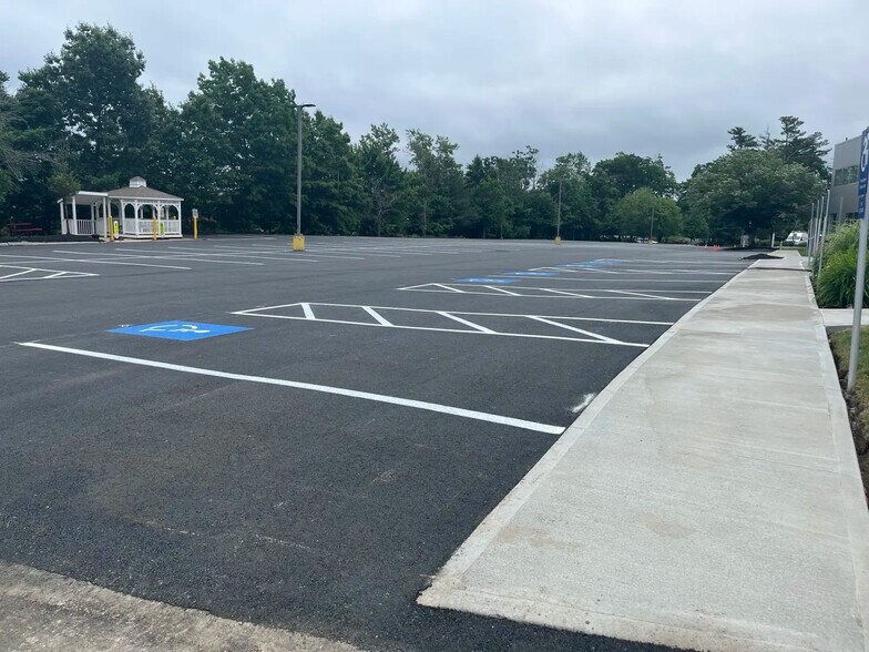More Photos Of 5 Omni Way, Chelmsford Flex For Lease