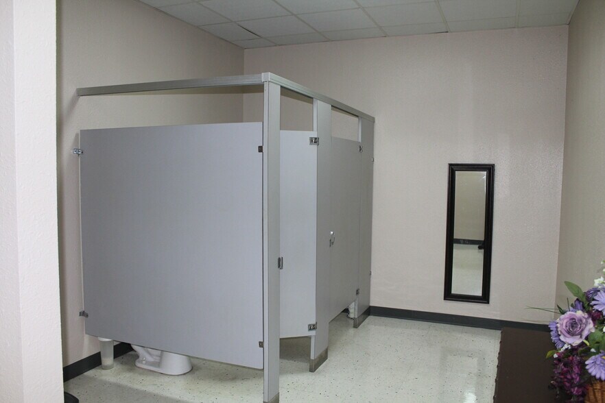 More Photos Of 2725 Wilson Rd, Humble Religious Facility For Lease