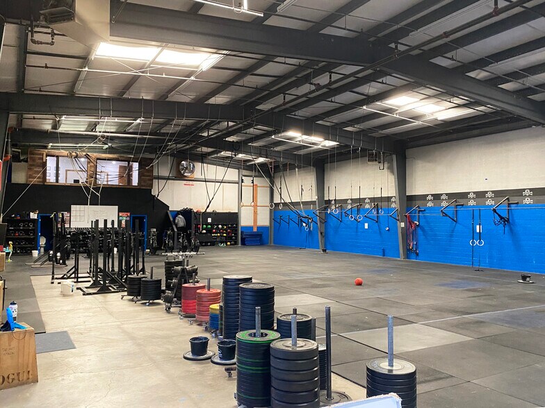 More Photos Of 1072 E Old Canyon Ct, Flagstaff Warehouse For Lease