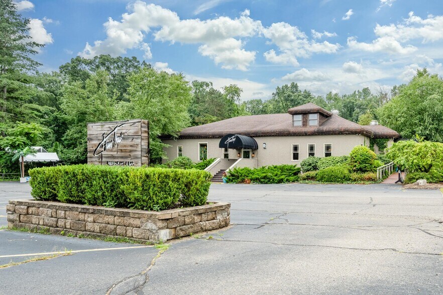 More Photos Of 16409 Red Arrow Hwy, Union Pier General Retail For Sale