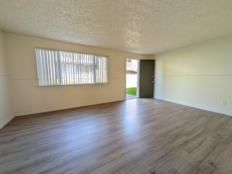More Photos Of 2702-2812 NE 86th Ave, Vancouver Apartments For Sale