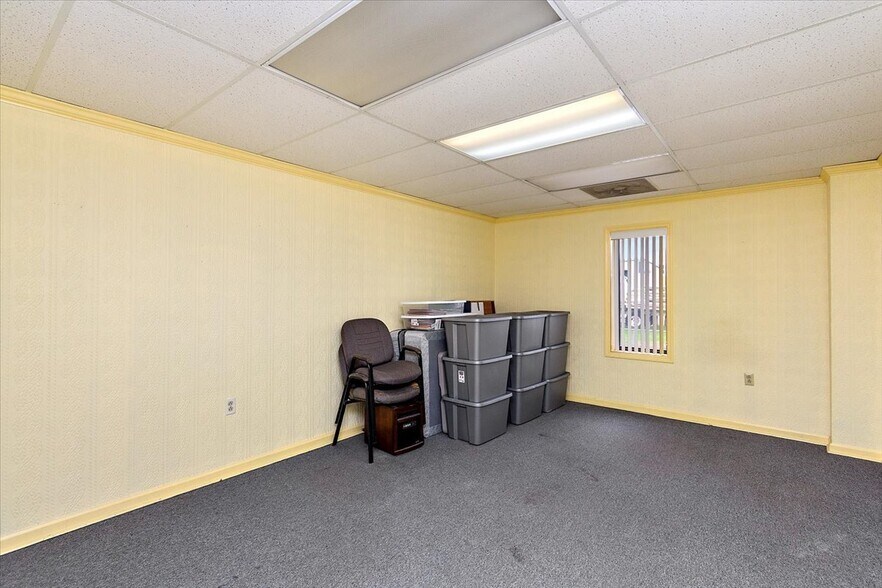 More Photos Of 201 E Carroll St, Tullahoma Auto Dealership For Sale