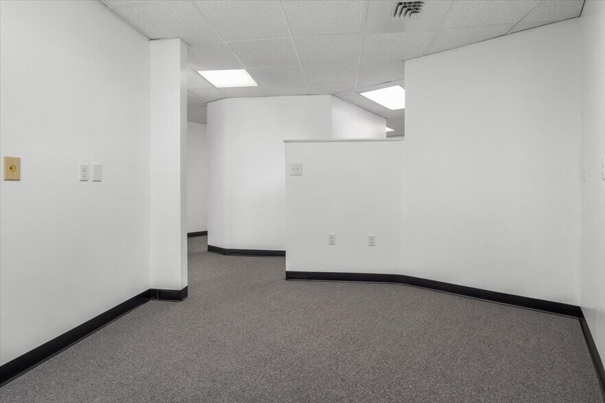 More Photos Of 478 Torrey St, Brockton Medical For Sale