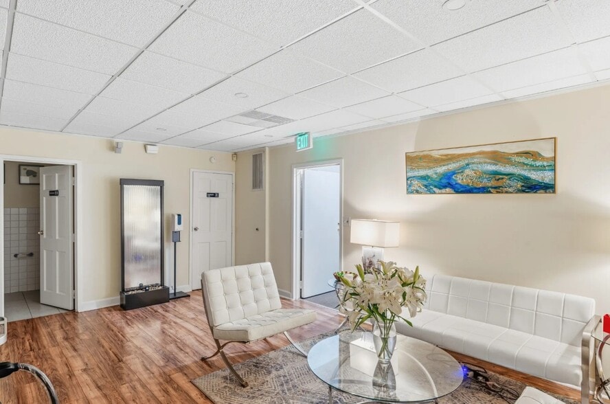 More Photos Of 503 Maple Ave W, Vienna General Retail For Sale