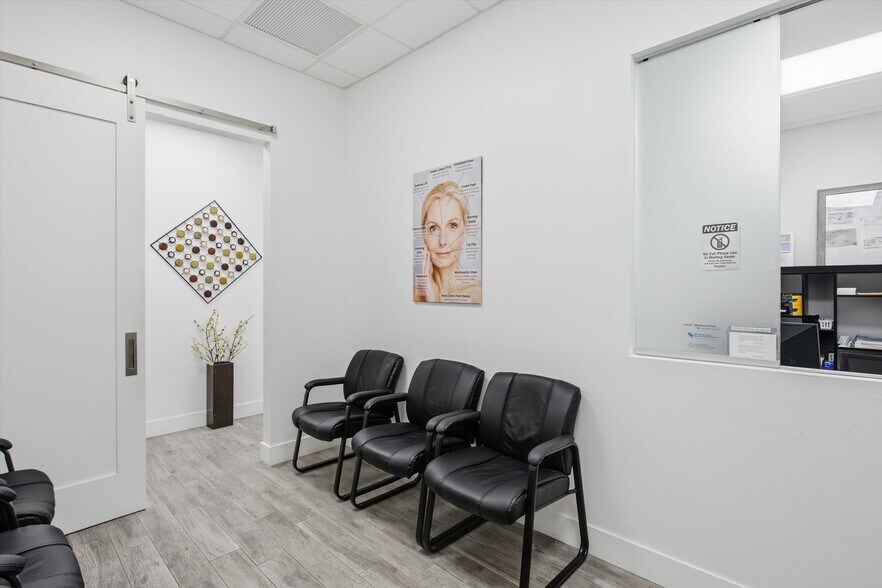 More Photos Of 10450 NW 33rd St, Doral Office For Sale