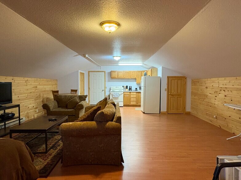 More Photos Of 3219 19th Ave E, Hibbing Manufacturing For Sale