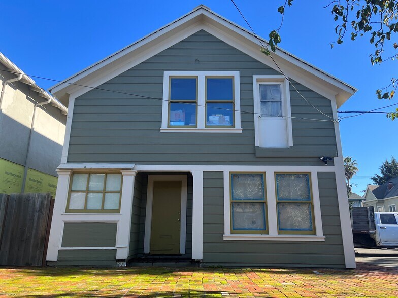 More Photos Of 5874 Doyle St, Emeryville Office For Sale