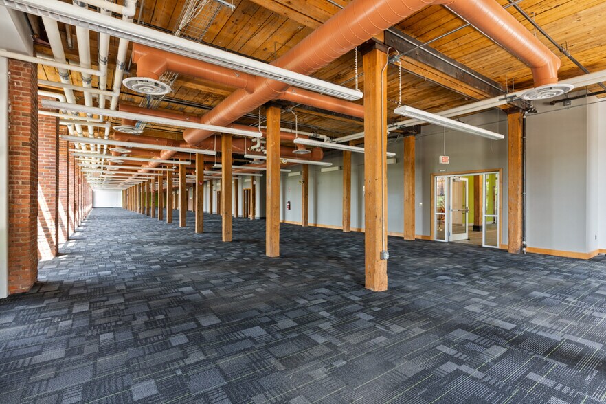 More Photos Of 140 Mill St, Lewiston Office Residential For Sale