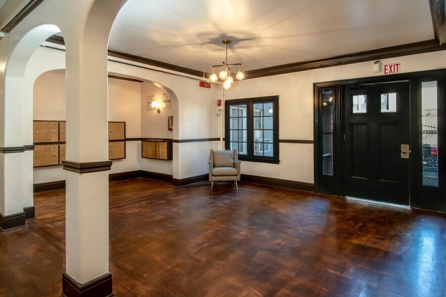 More Photos Of 6434 Yucca St, Los Angeles Apartments For Sale