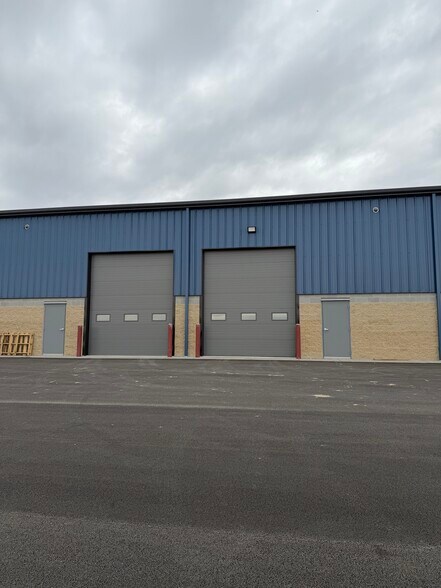 More Photos Of 900 Lambrecht Dr, Frankfort Industrial For Lease