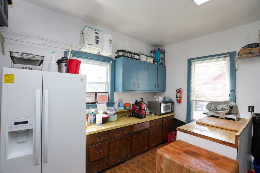 More Photos Of 498 Delaware Ave, Kingston Storefront Retail Residential For Lease