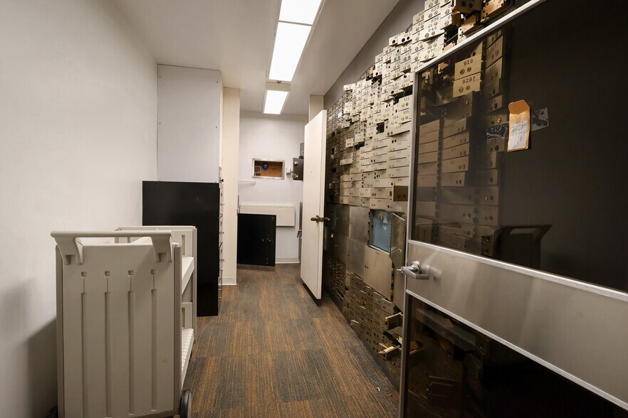 More Photos Of 650 Smithfield St, Pittsburgh Office For Lease