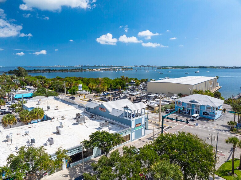 More Photos Of 2019 NE Jensen Beach Blvd, Jensen Beach Storefront Retail Office For Lease