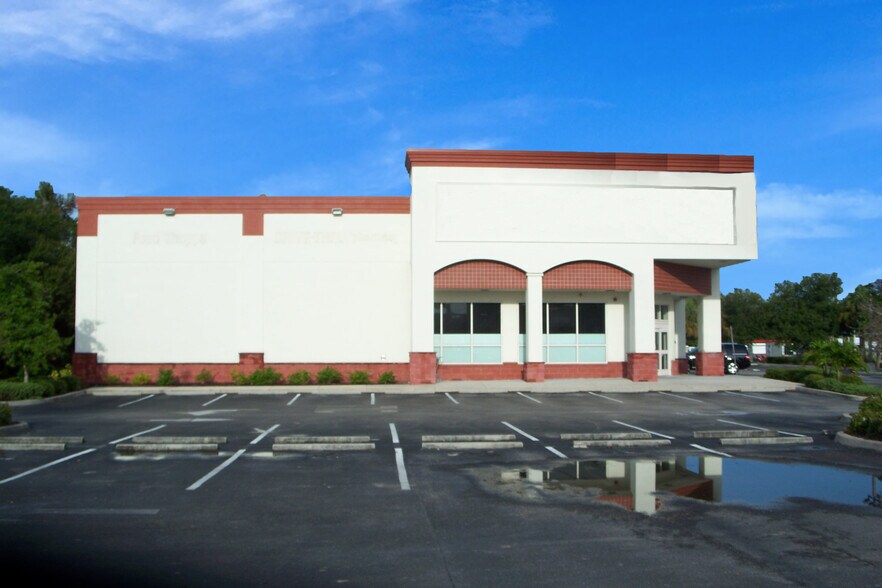 More Photos Of 13991 N Cleveland Ave, North Fort Myers Drugstore For Lease