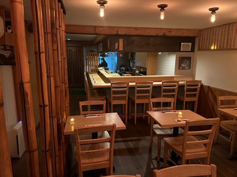 More Photos Of 1075 Bergen St, Brooklyn Storefront Retail Residential For Lease