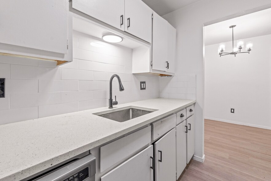 More Photos Of 1720 Wooten Park Dr, Austin Apartments For Sale