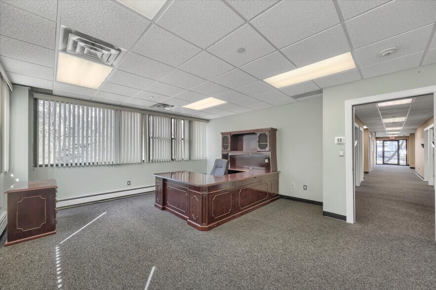 More Photos Of 8 Revolutionary Rd, Ossining Medical For Lease