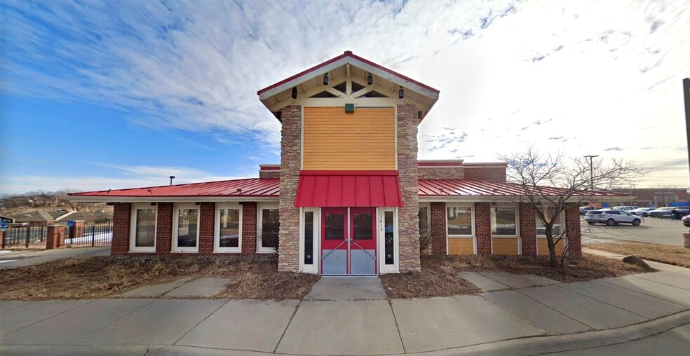 More Photos Of 13015 Birch Dr, Omaha Restaurant For Lease