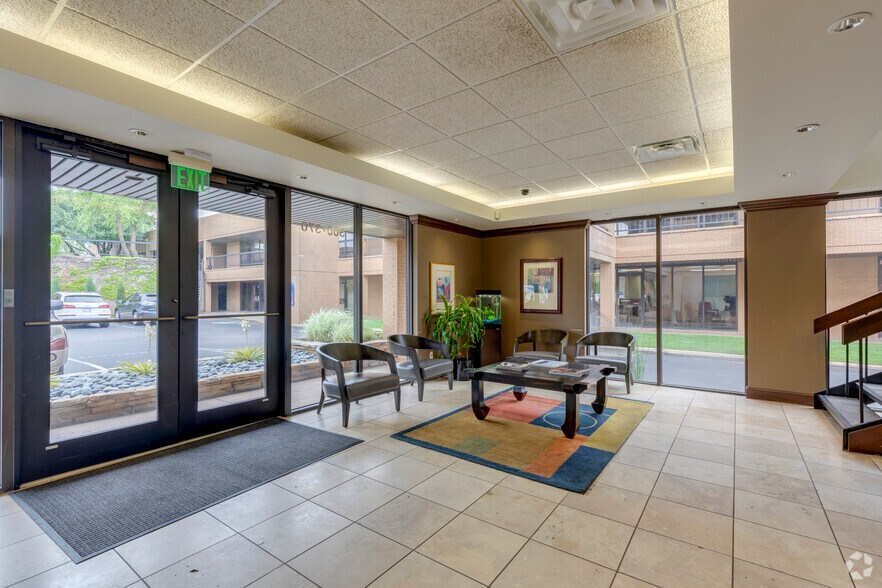 More Photos Of 1000 W Wilshire Blvd, Oklahoma City Coworking Space