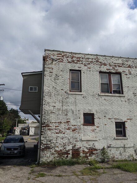 More Photos Of 576 E 152nd St, Cleveland Apartments For Sale