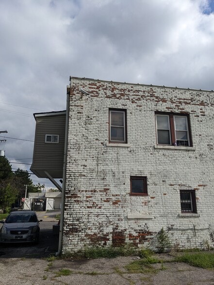 More Photos Of 576 E 152nd St, Cleveland Apartments For Sale