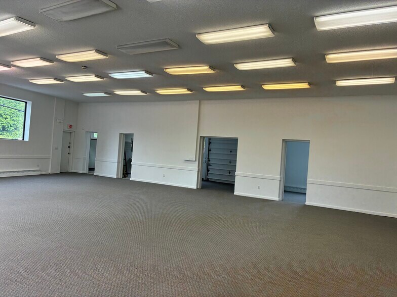 More Photos Of 132 Franklin St, Torrington Office For Lease