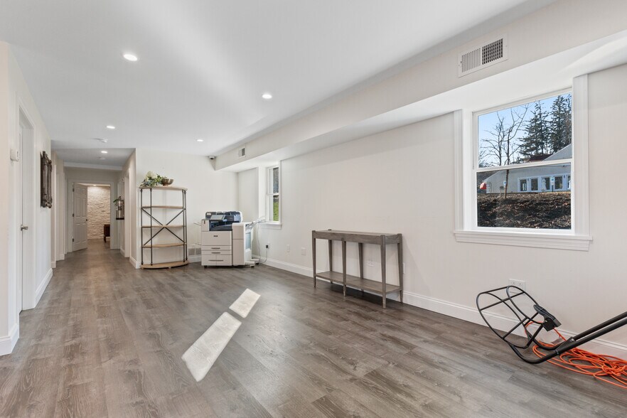 More Photos Of 593 Ramapo Valley Rd, Oakland Medical For Lease