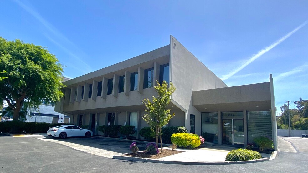 More Photos Of 2290-2294 Walsh Ave, Santa Clara Light Manufacturing For Sale